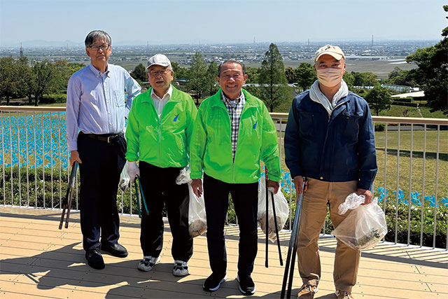 養老駅から養老公園の清掃奉仕活動